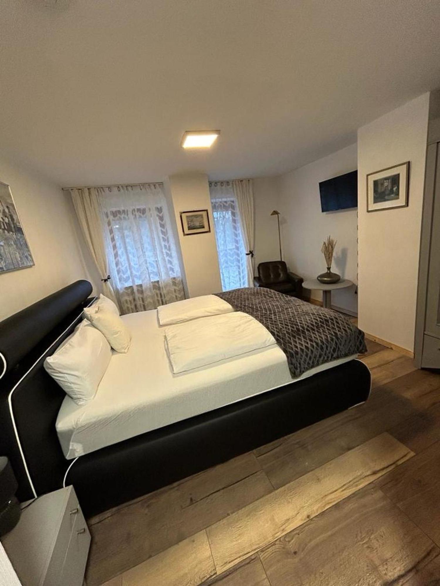 Steinsfeld Haus Zum Guten Hirten מראה חיצוני תמונה